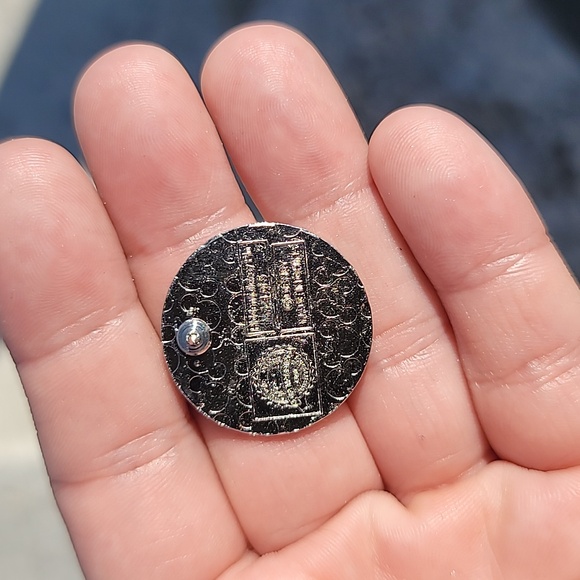 🧡3/$15🧡 2018 Hidden Mickey Series - Retro EPCOT - Wonders of Life - Picture 2 of 2